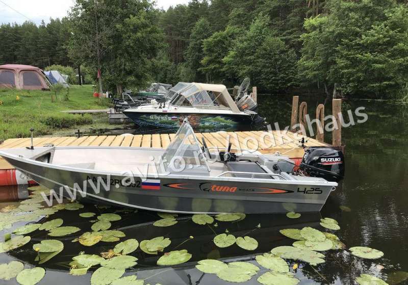 Катер Tuna Boats 425 DC