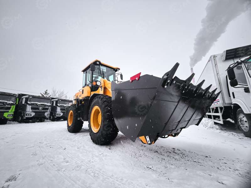 Экскаватор Yugong