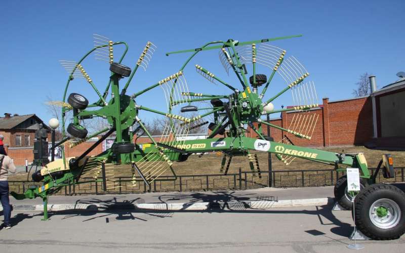 Роторный валкователь Krone Swadro TS 680