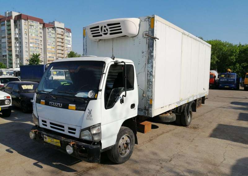 Isuzu NQR 75