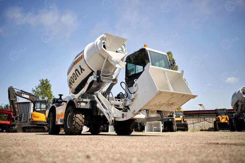 Yugong SDM 3 0 0 0 Бетоносмеситель Самозагружающий
