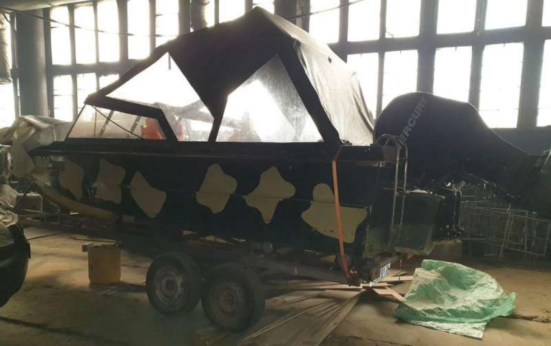 Катер Амур-М с мотором Меркури 80