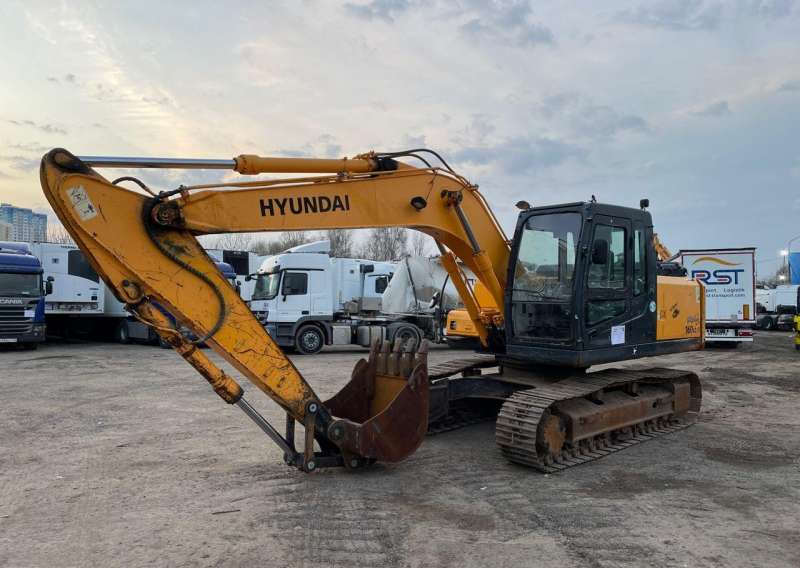 Гусеничный экскаватор Hyundai R160LC-7 2012 год