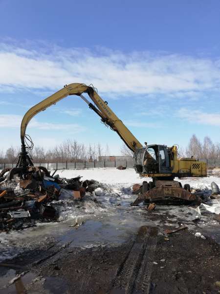 Экскаватор - перегружатель металлолома ЕК-18-45-60