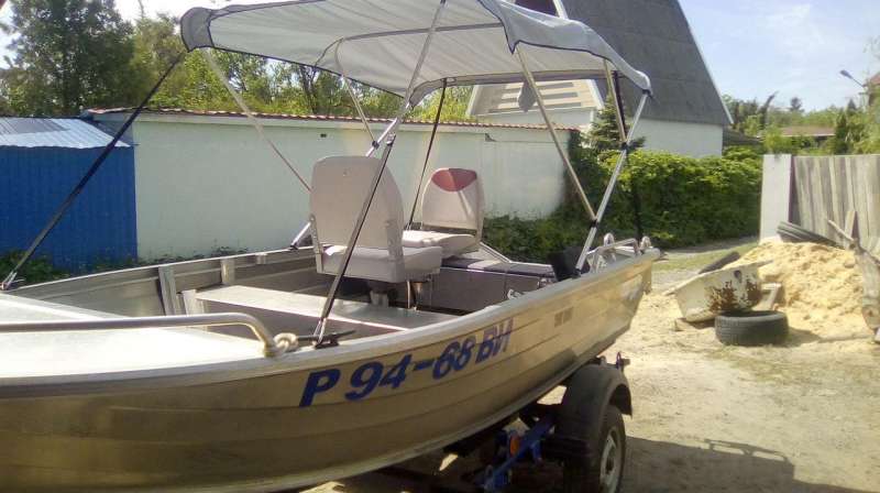 Моторная лодка Quintrex 390 Dart