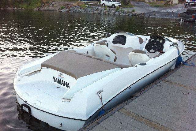 Катер Yamaha LS2000 водомётный Ямаха