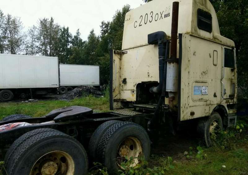 Седельный тягач International 9800 в разбор