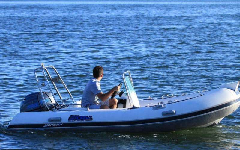 Лодка риб Stormline Luxе 420