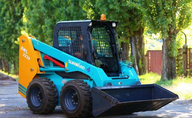 Мини погрузчик Sunward SWL3220