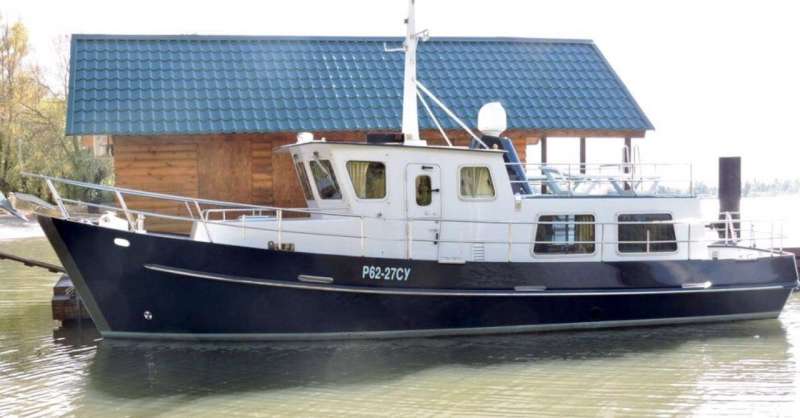 Globe trawler 36