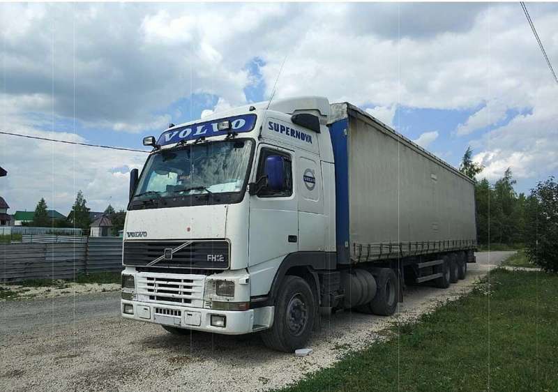 Тягач сцепка. Вольво fh12 сцепка. Volvo FH 12 2002 сцепка. Volvo fh12 с полуприцепом. Volvo FH 12 2000 С полуприцепом.