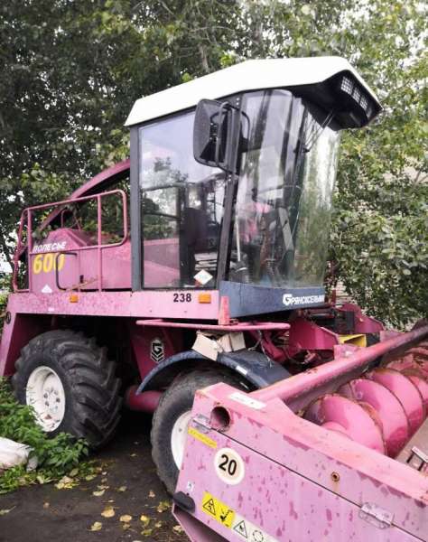 Комбайн кормоуборочный самоходный кск-600