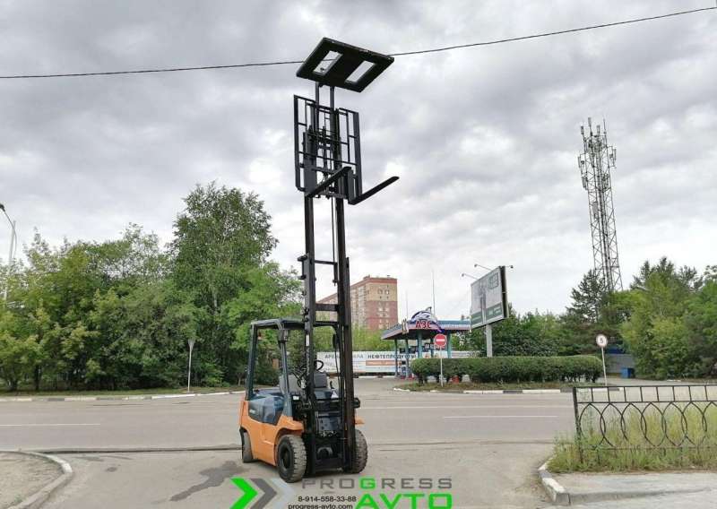 Вилочный погрузчик Toyota 7FGL15, 2005