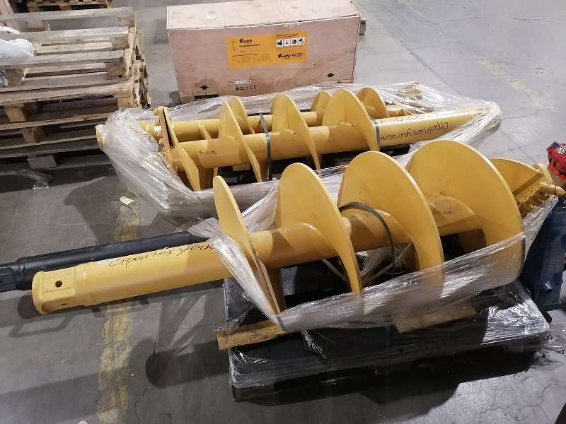 Ямобур на экскаватор 15 - 20 тонн со шнеками 150 - 1000