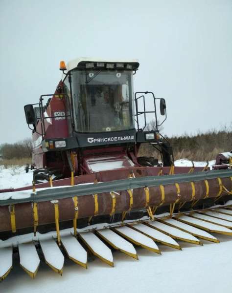 Комбайн зерноуборочный кзс-812-16