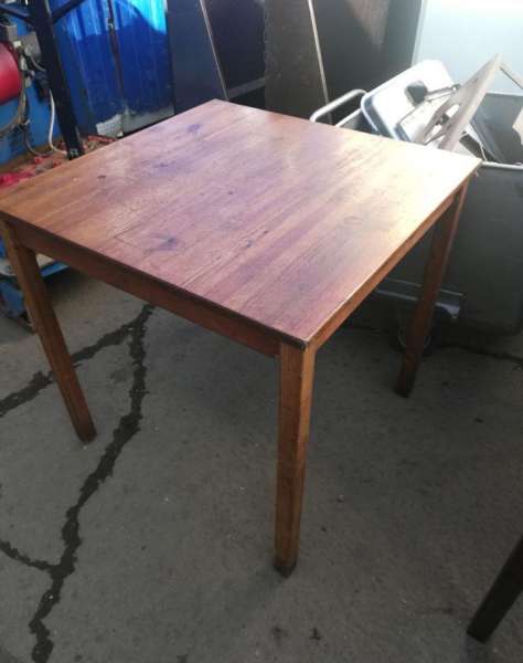 Стол дерево массив светлый 75/75/73