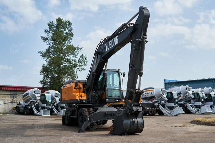 Экскаватор колесный YUGO NG YG215