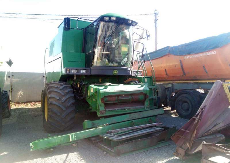 Зерноуборочный комбайн Джон Дир john deerе 1550