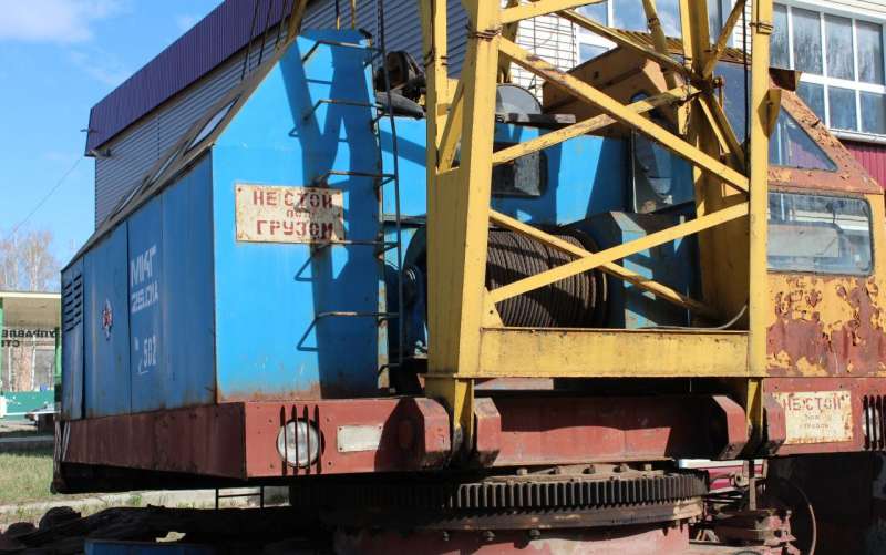 Кран монтажный гусеничный мкг-25.01А