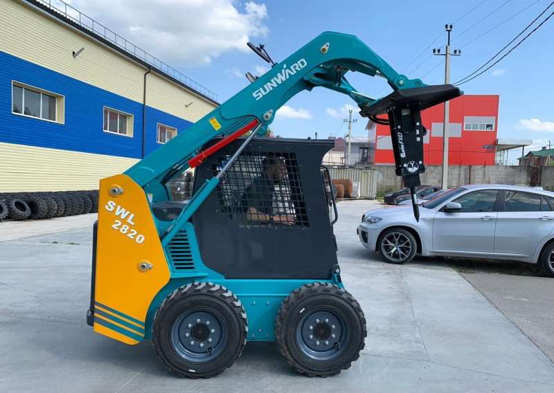 Мини-погрузчик SunWard SWL2820