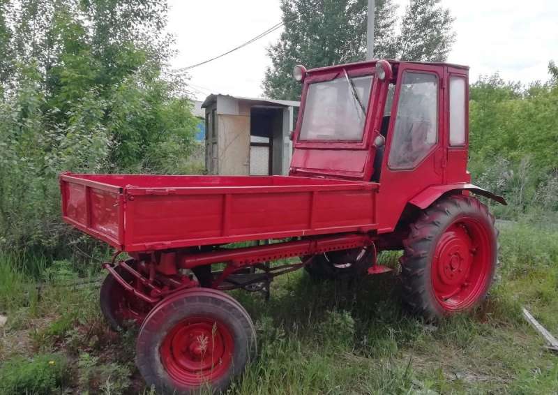 Продам трактор т16
