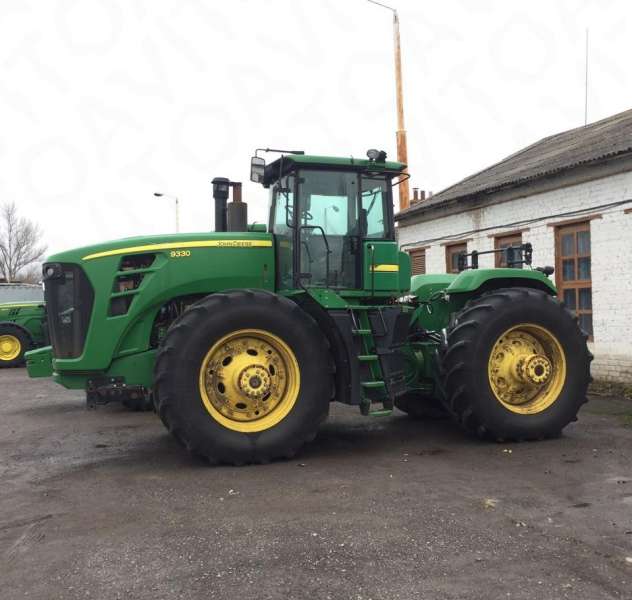 John Deere 9330