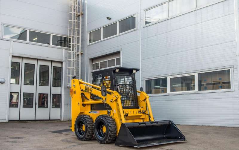 Мини-погрузчик bull SL700