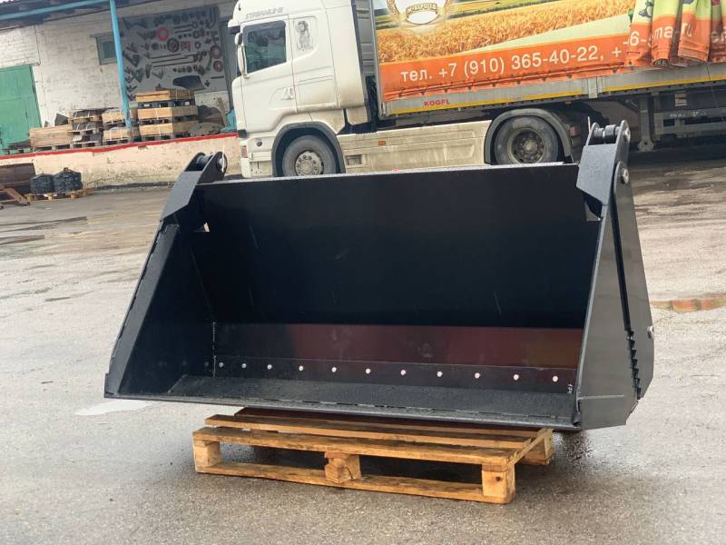 Челюстной ковш на ПКУ-0,8 объёмом 0,7 м³