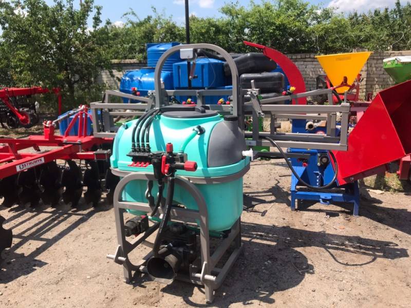 Опрыскиватель навесной усиленный OGR 300 литров 10м