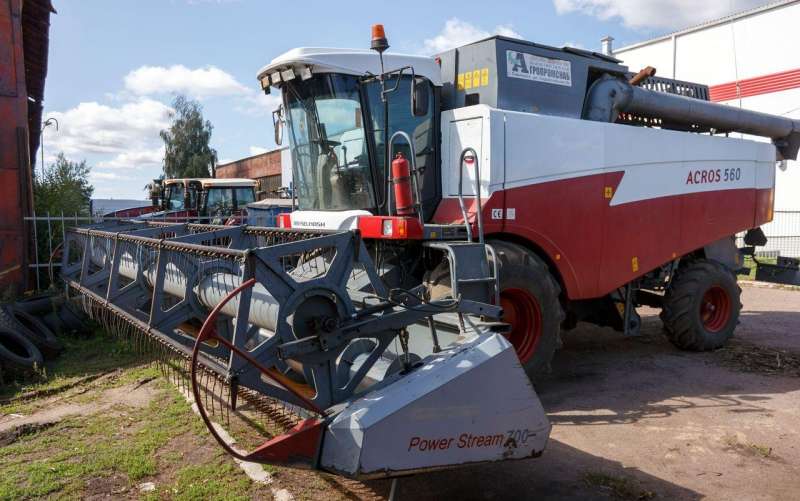 Комбайн Акрос-560 (Acros-560) 2009 г.в с жаткой