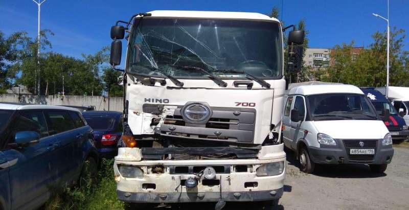 Hino 700 2012 год после дтп