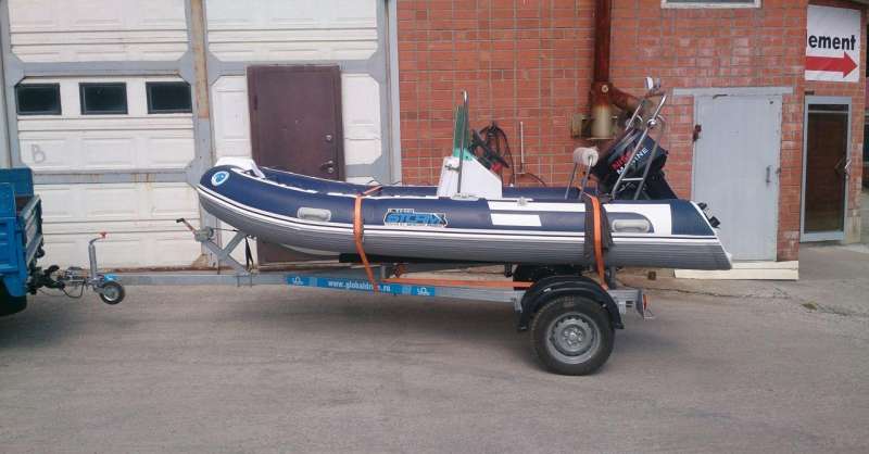 Лодка риб Stormline Extra 400