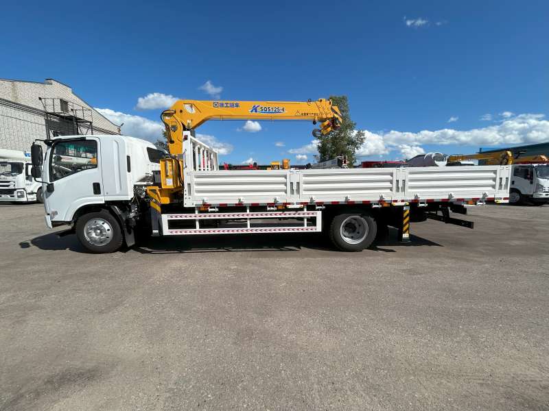 Isuzu 4х2 139kw со спальником гп 6 т. КМУ гп 5 тонн