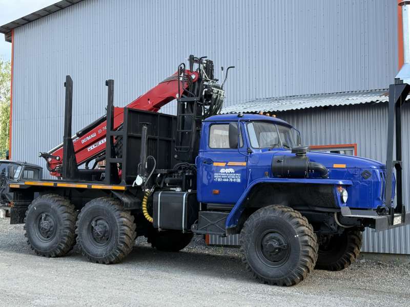 Лесовозный тягач Урал с новым ГМ в наличии