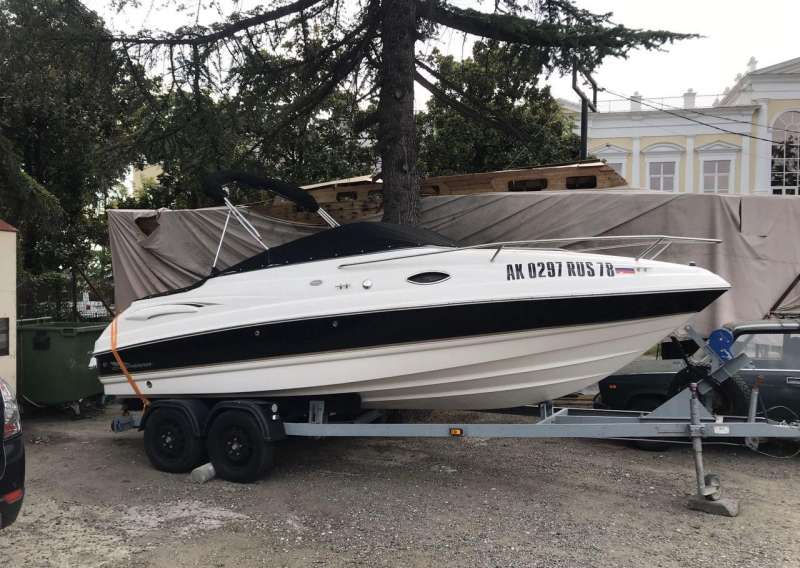 Катер Chaparral 215