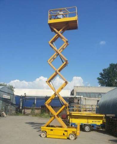 Электрический ножничный подъемник (Пиканиска) 12м