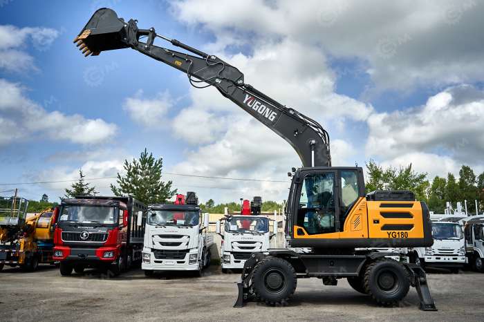Колесный экскаватор Yugong YG180
