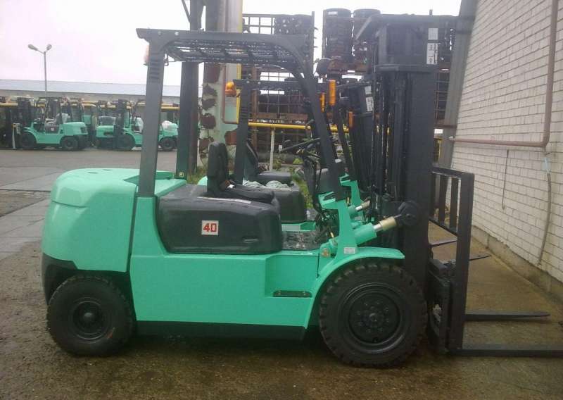 Вилочный погрузчик Dalian cpcd40RB