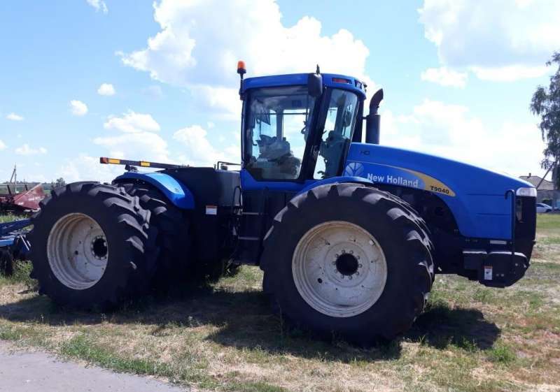 Трактор New Holland Т9040