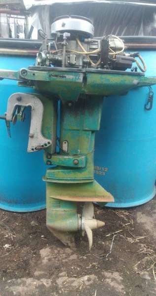 Продам лодочный мотор Нептун 23 торг