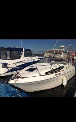 Катер Bayliner 2355