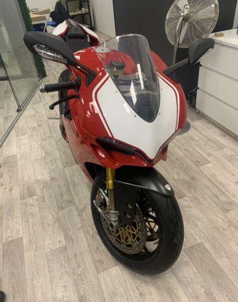 Ducati Panigale 1199 superligera