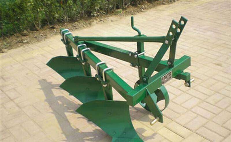 Плуг 3х корпусной 1L-320 на минитрактора и трактор