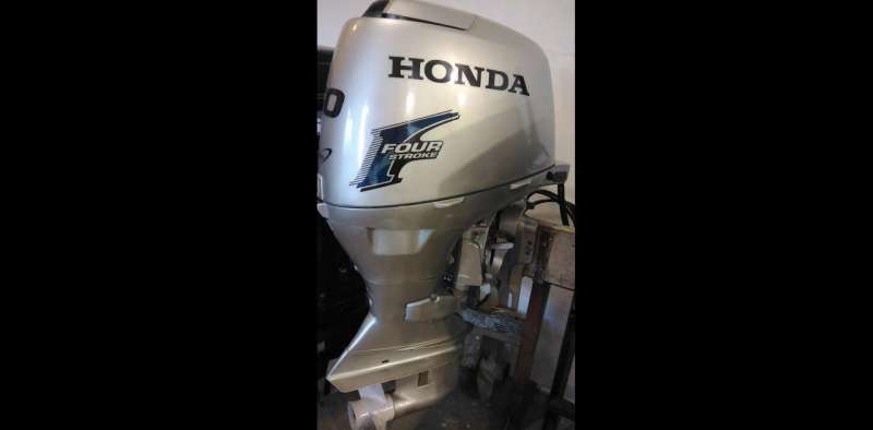 Продам лодочный мотор Honda BF50