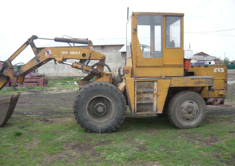 Фронтальный погрузчик ун-053 Чехославатский