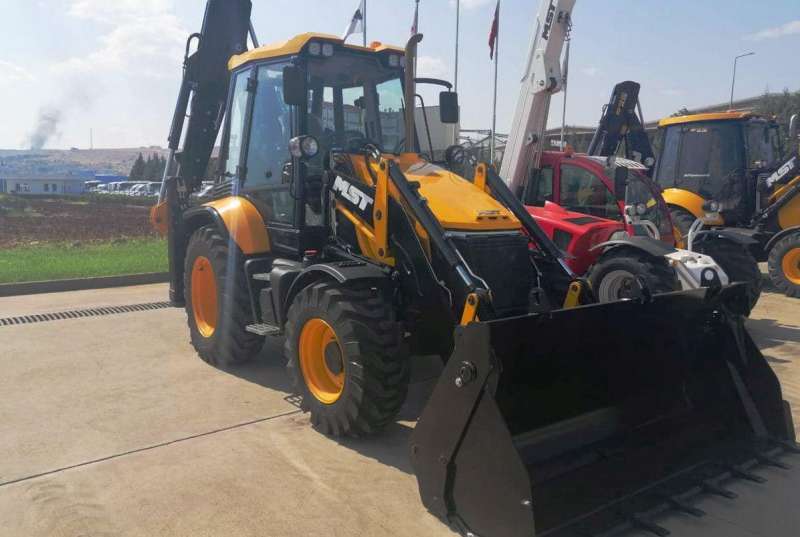 Новый экскаватор-погрузчик MST 542 S