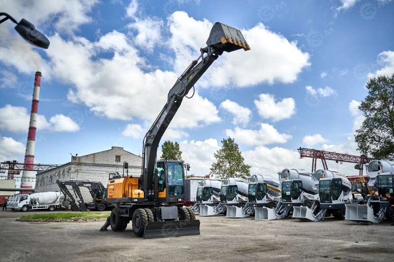 Колесный экскаватор Yugong YG160