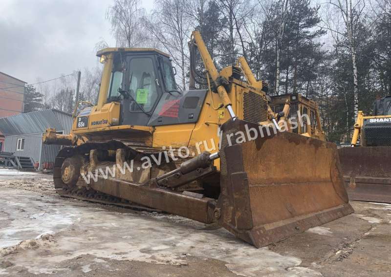 Бульдозер Komatsu D65E