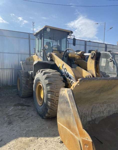 Фронтальный погрузчик SDLG LinGong LG956, 2007