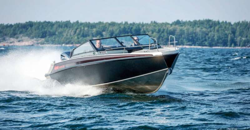 Катер Buster Phantom 2019